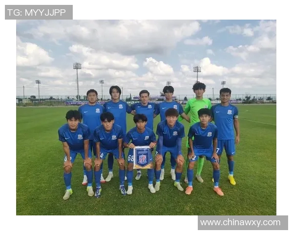 中国足球明星齐聚上海展现风采助力足球事业发展与青训培养